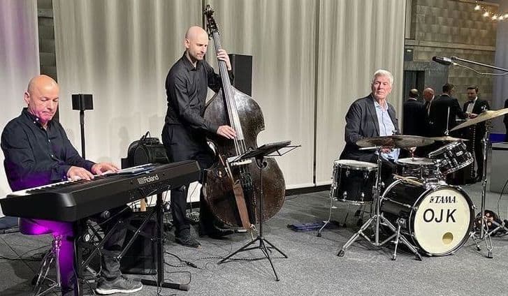 Konzert im Villa Garten – Marcel Schefer Jazztrio feat. Sandra Bötschi